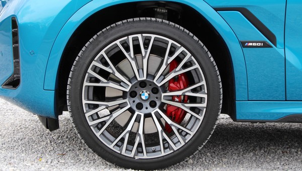 BMW wzywa do serwisów 4,5 tys. samochodów w Polsce. Usterka może wpłynąć na hamulce