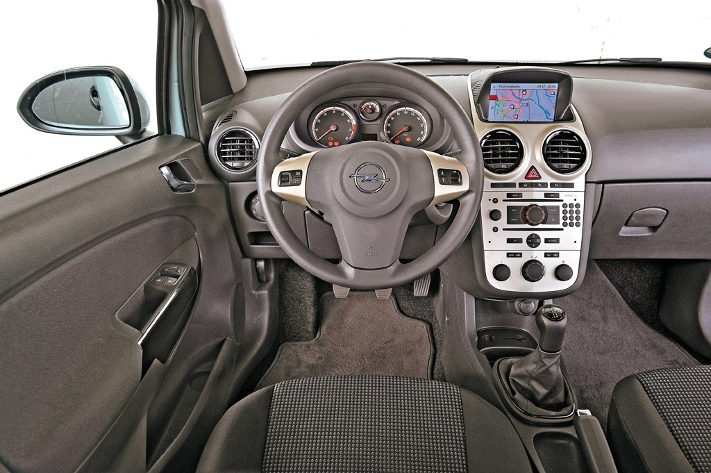 Nowy Volkswagen Polo kontra benzynowa konkurencja - Czy okaże się lepsze od Fiesty, Jazza, i20, Corsy i Clio?