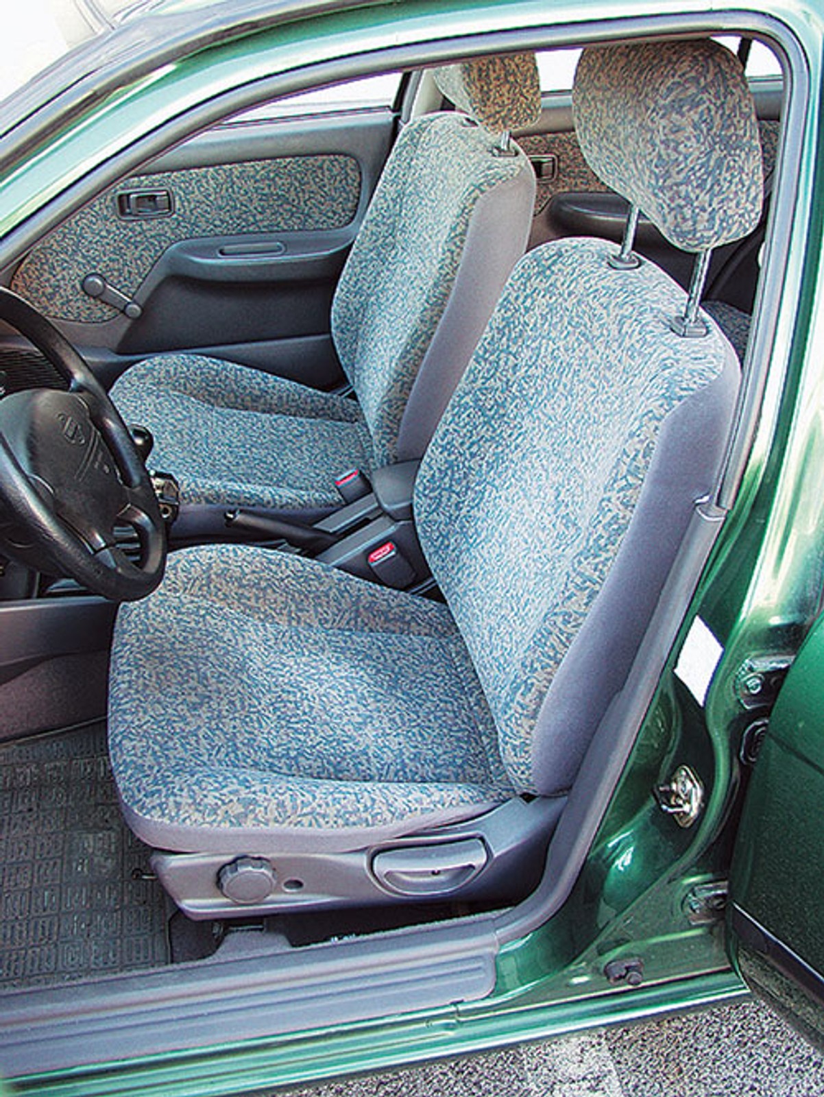 Nissan Almera - Kompakt z ukrytymi zaletami