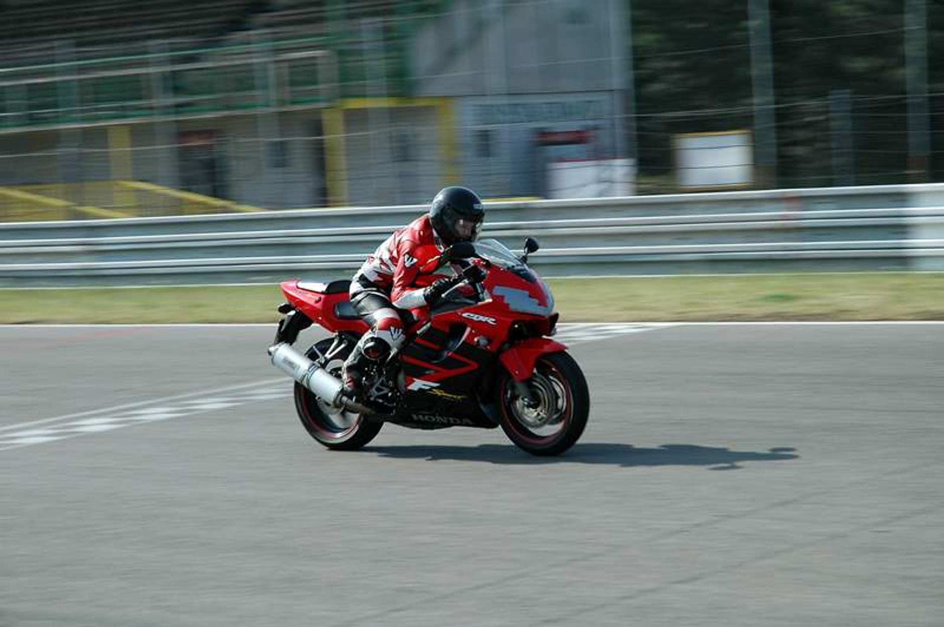 Supermoto Honda Days: nowy CBR600RR na torze