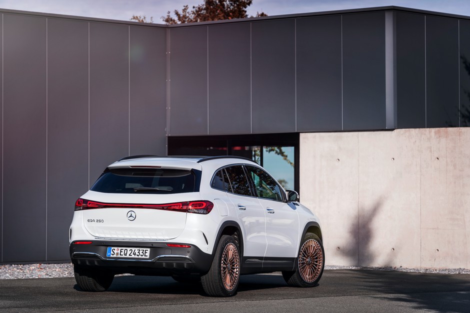 Mercedes EQA