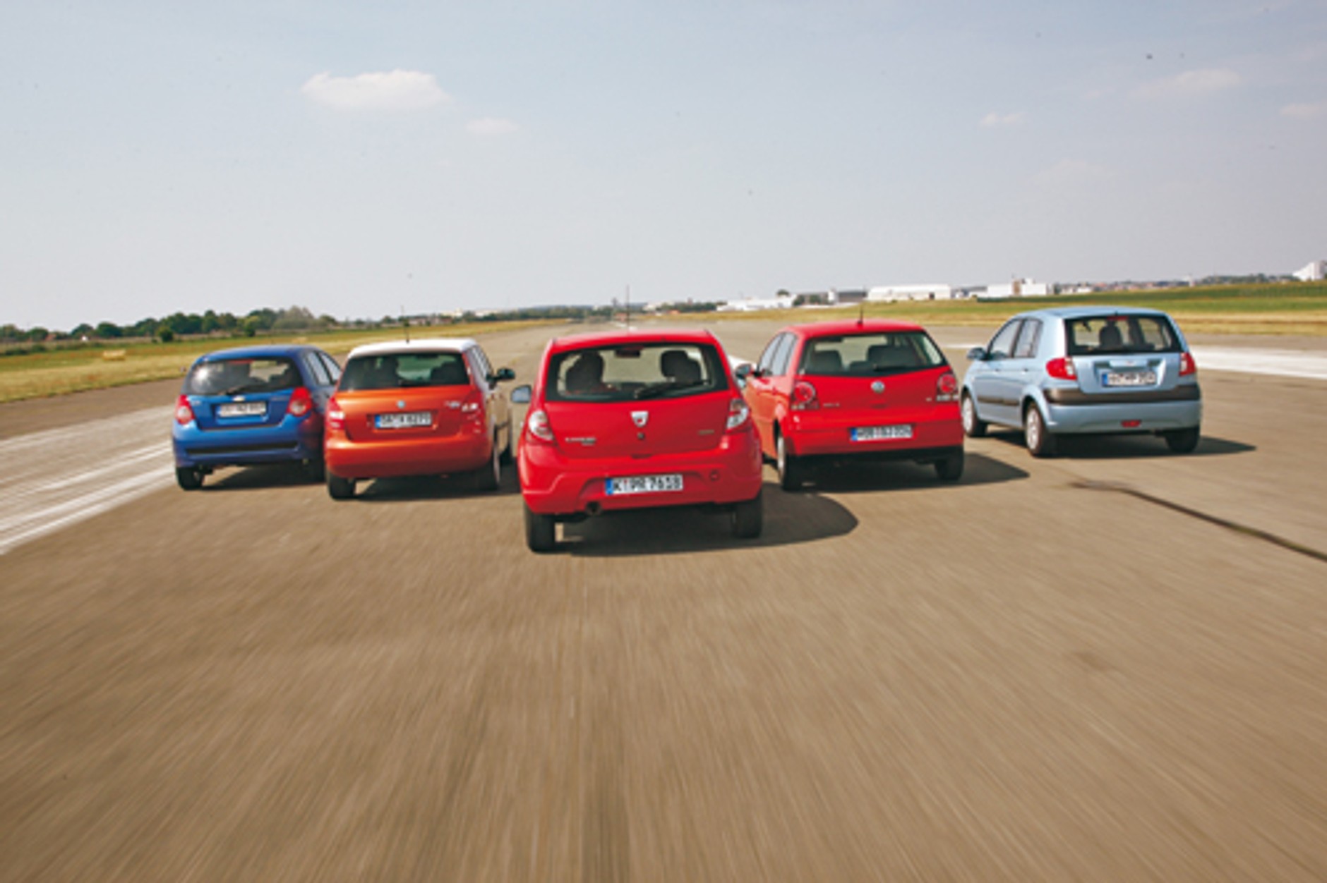 Dacia Sandero kontra Skoda Fabia, Hyundai Getz, VW Polo i Chevrolet Aveo - Czy tani kompakt z Rumunii namiesza w klasie tanich aut?