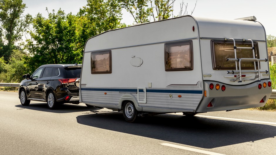 Kierowcy aut z przyczepami muszą bardziej uważać na autostradach