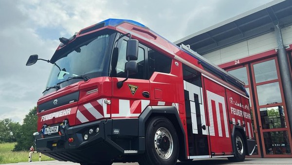 Strażacy przetestowali... elektryczne wozy. Wyniki okazały się więcej niż zaskakujące