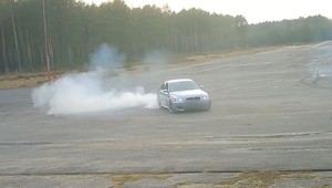 Driftowali po płycie lotniska nadleśnictwa. Nie wiedzieli, że są nagrywani