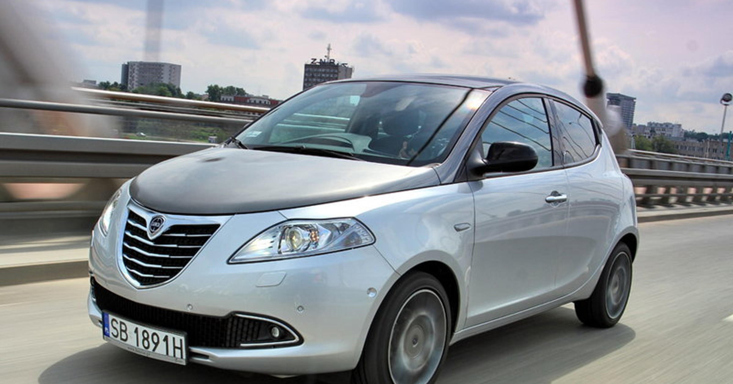 lancia ypsilon