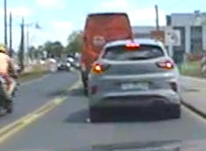 Motocyklista uciekał przed policją na ulicach Bydgoszczy [Nagranie]
