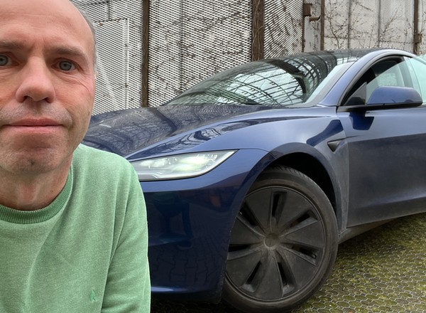 Umówiłem się na jazdę próbną Teslą. Już wiem, co jest źródłem fenomenu amerykańskiej marki