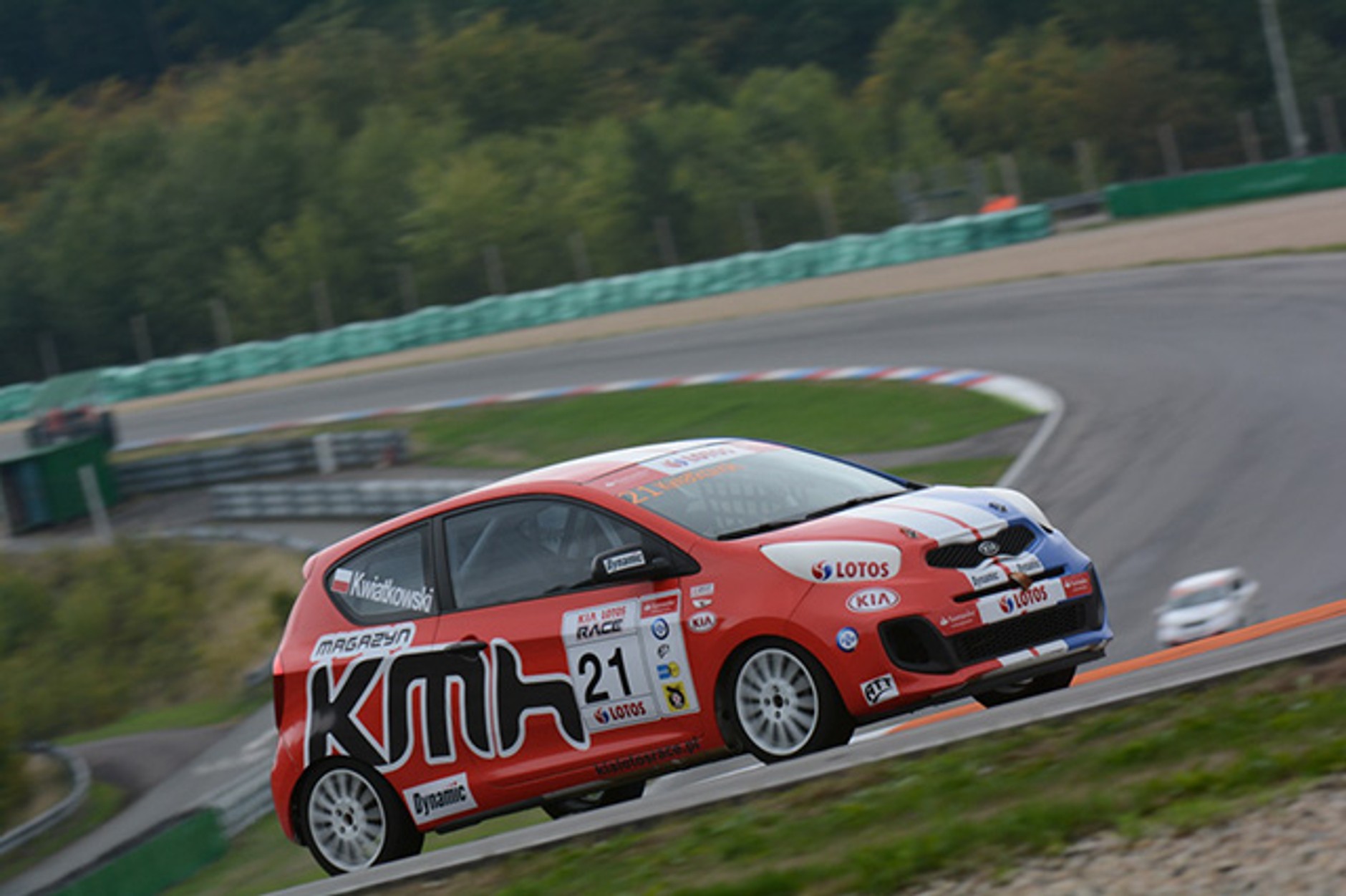 Bartłomiej Mirecki drugi raz z rzędu Mistrzem Polski Kia Lotos Race