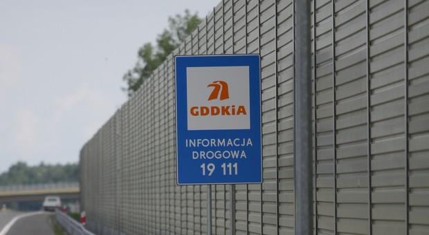 Specjalny numer widoczny przy drogach. Zadzwoniłem i sprawdziłem