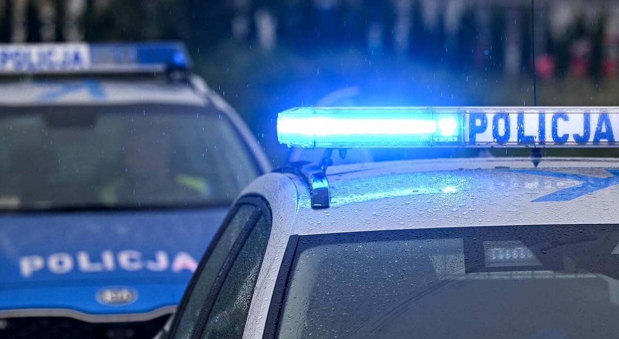 Policjant zauważył motocyklistę z pasażerem. To była czysta abstrakcja