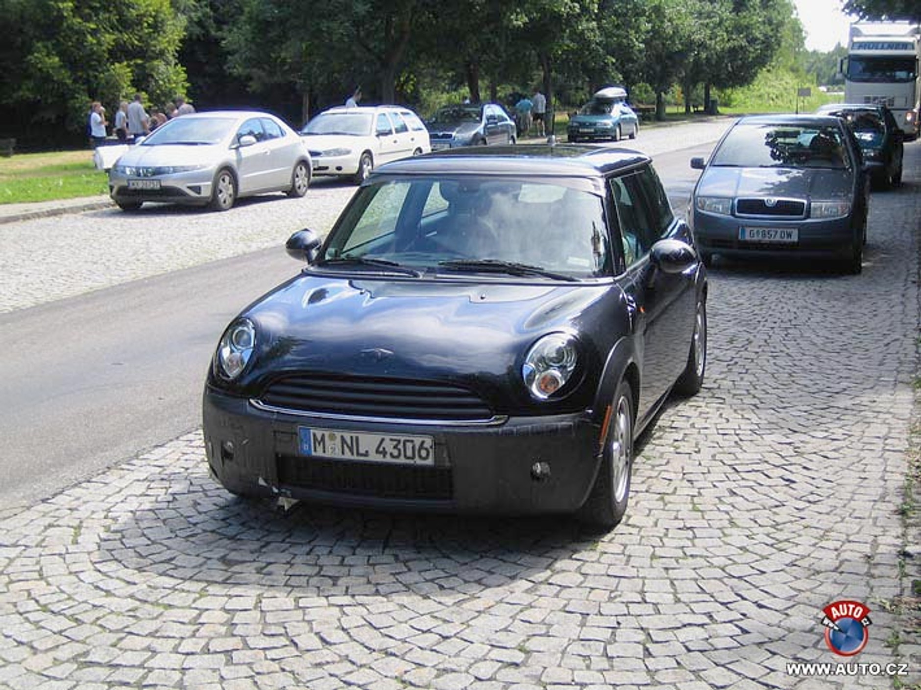 Zdjęcia szpiegowskie od naszego czytelnika: Nowe MINI w ruchu ulicznym