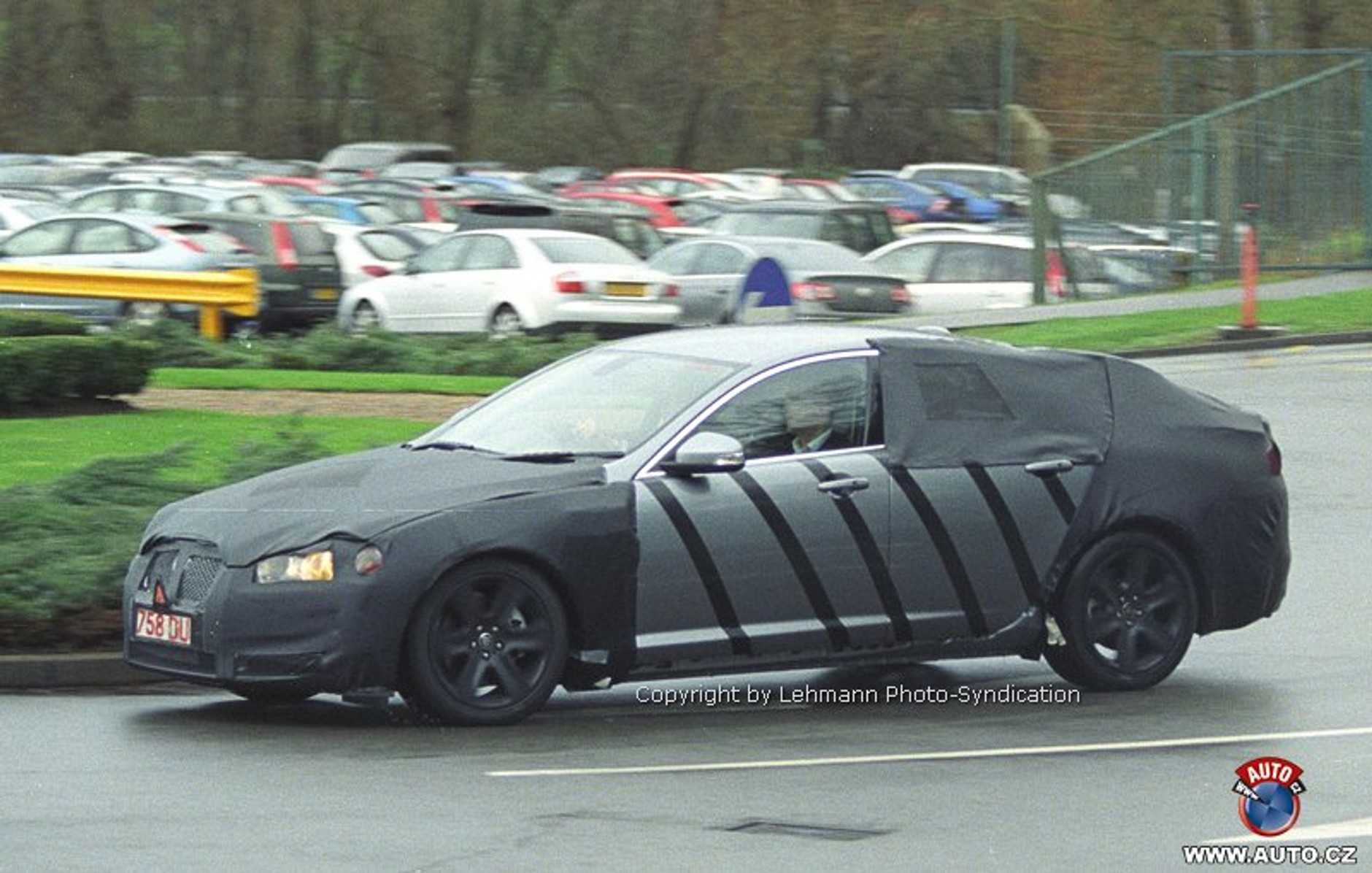 Jaguar XF: nagroda dla „widma”