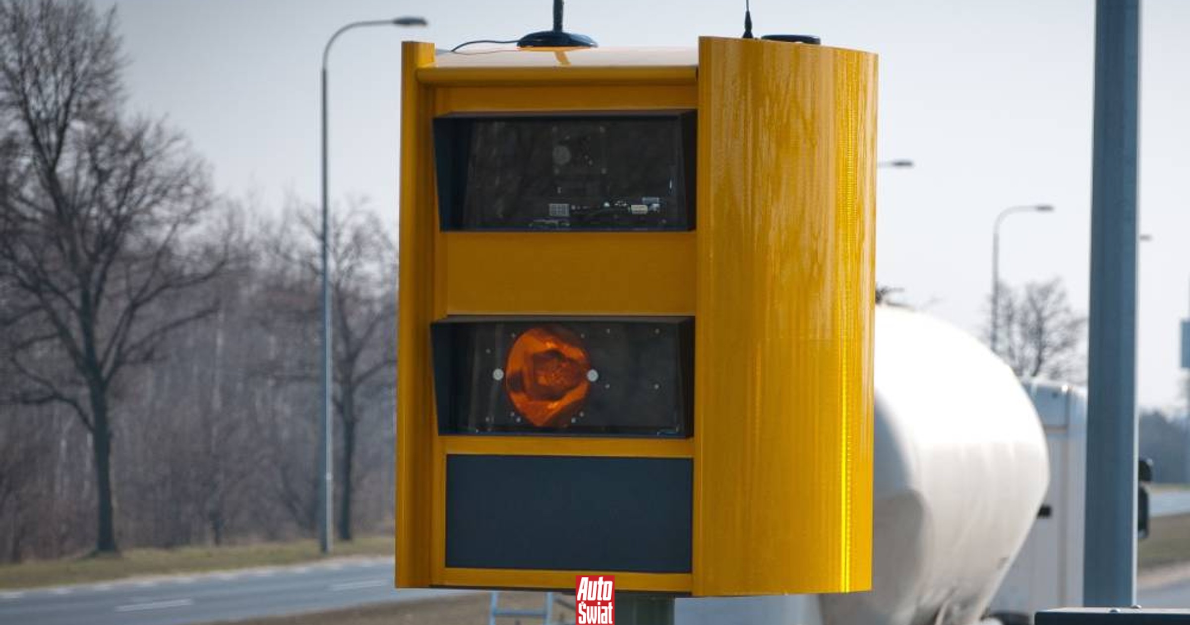 Ile trzeba jechać, żeby fotoradar zrobił zdjęcie? Tolerancja jest stała. Dla OPP też?