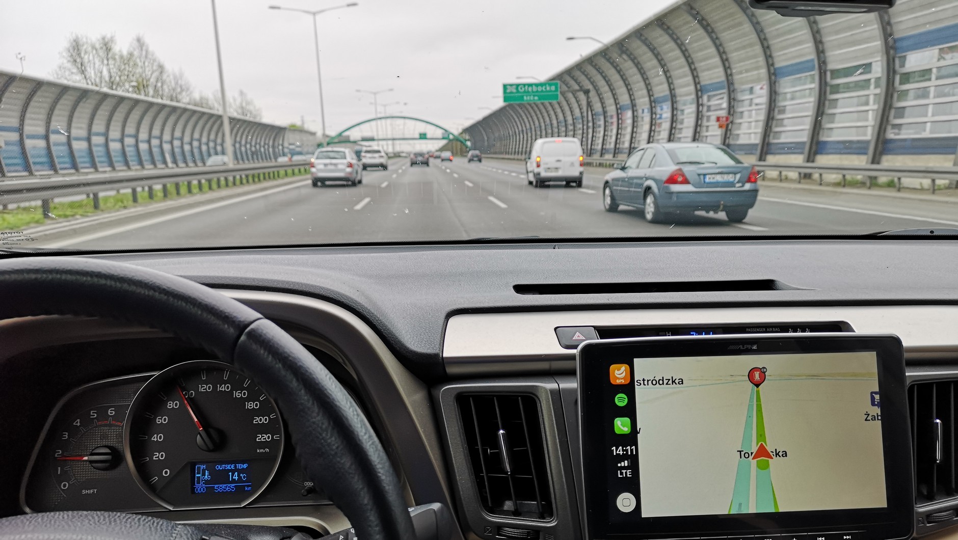 NaviExpert w Apple CarPlay