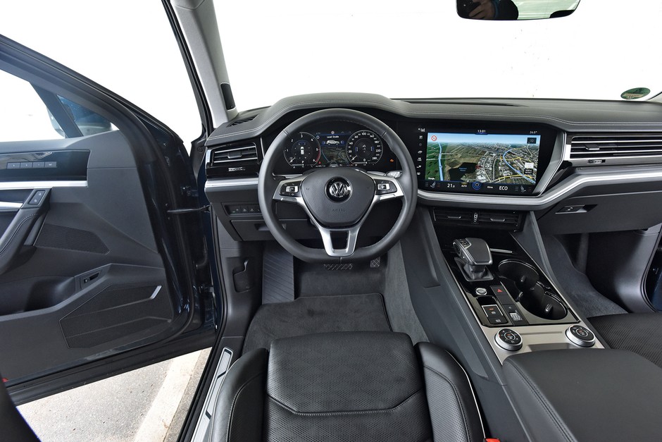 Volkswagen Touareg V6 TDI
3,0 l, 6 cyl., 286 KM, 600 Nm, 2338 kg