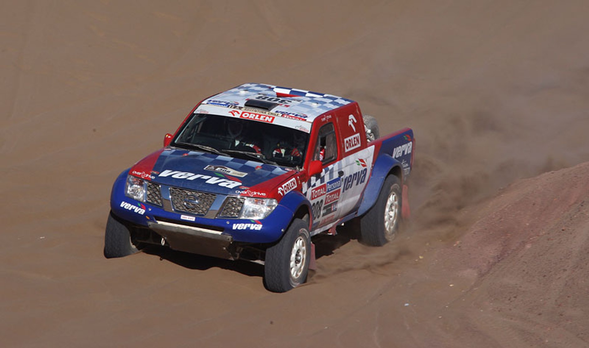 Rajd Dakar 2010: Przygoński już 8, Sonik broni honoru (12. etap na żywo, wyniki, foto)