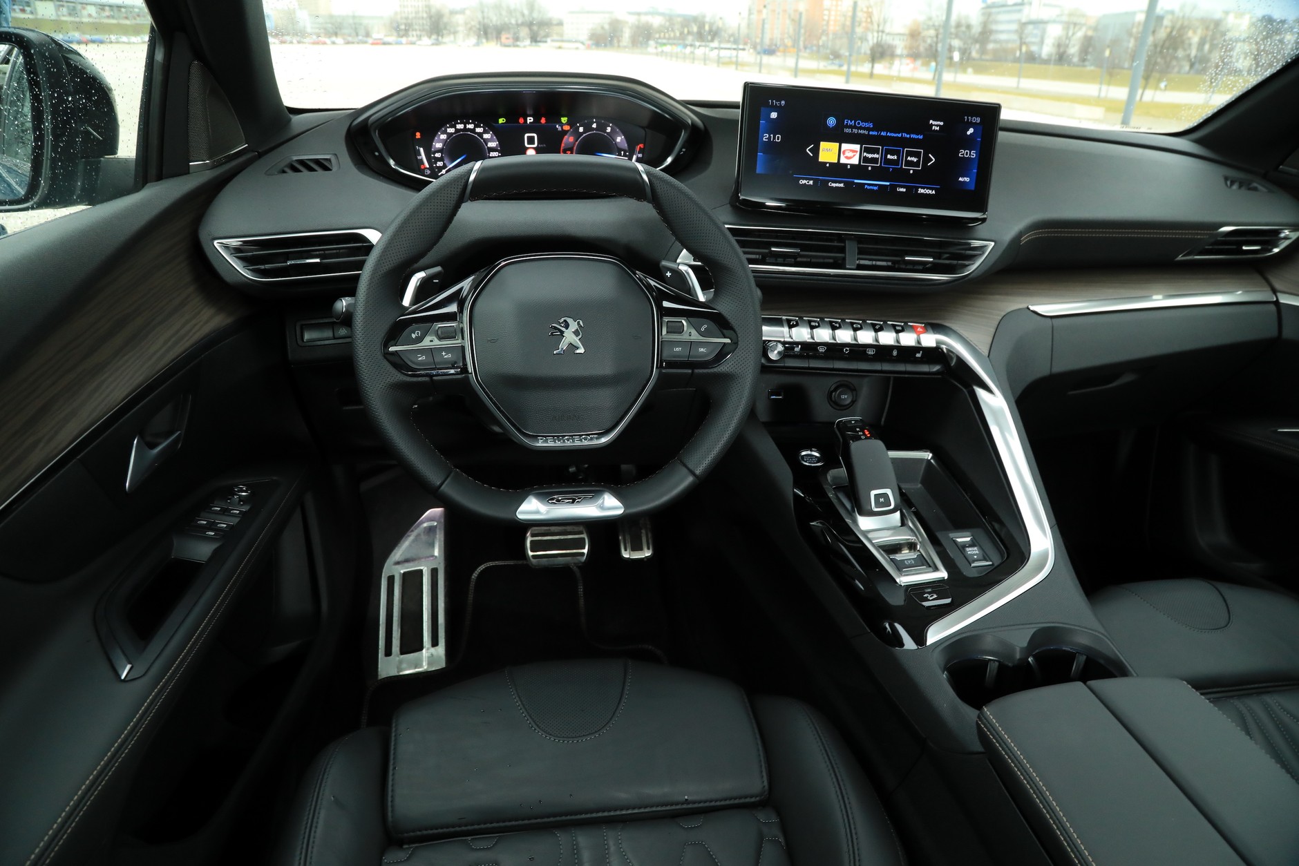 Peugeot 5008 po liftingu to nadal SUV z cechami vana