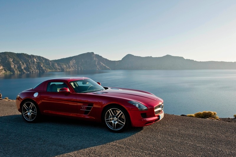 Mercedes SLS AMG w całej okazałaości