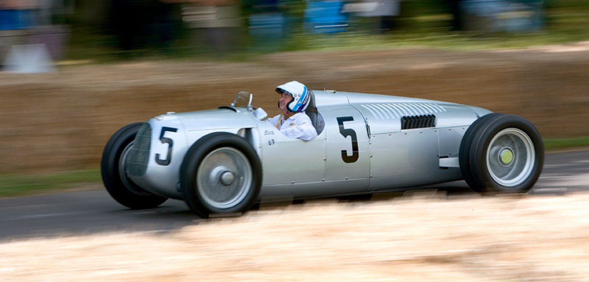 Auto Union: srebrne strzały z czterema kołami mają 75 lat