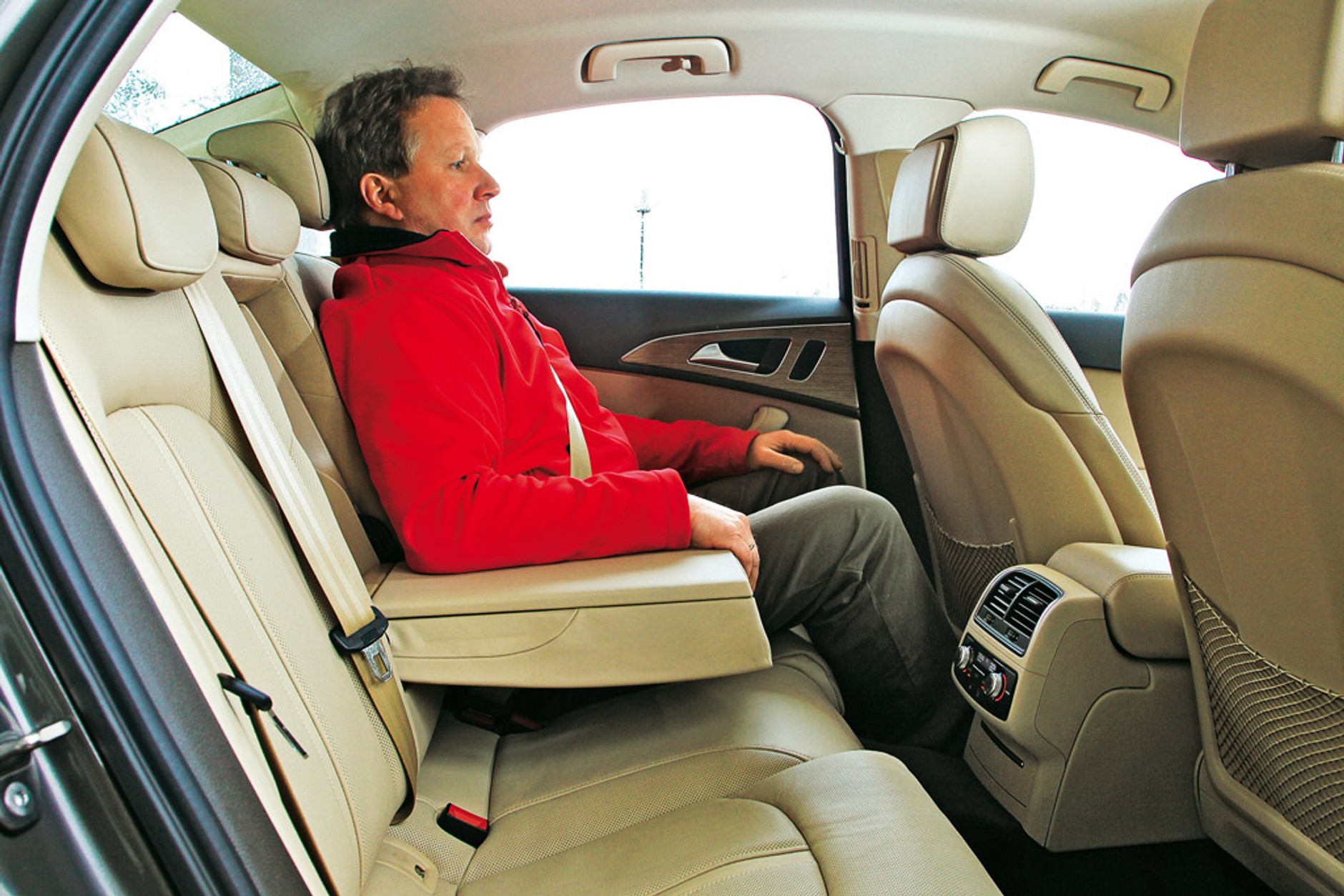 Audi A6 kontra BMW 5 i Mercedes klasy E: klasowe starcie odwiecznych rywali