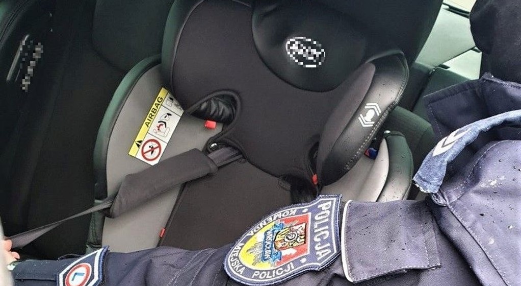 Fotelik samochodowy dla dzieci – zejęcie ilustracyjne