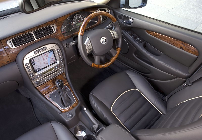 Jaguar Land Rover w 2014 zamknie jeden zakład