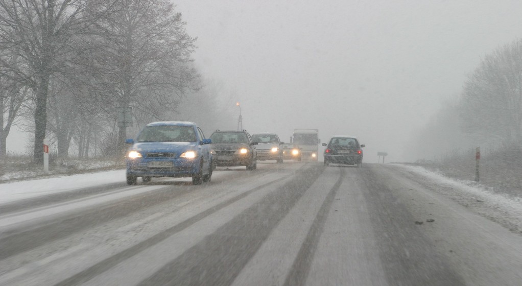 Inwazja Drogowych Bałwanów czyli pierwszy śnieg