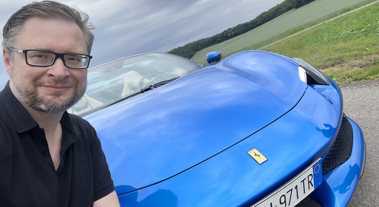 Pojeździłem Ferrari 296 GTS. Nie sprawdziło się nic, czego się po nim spodziewałem