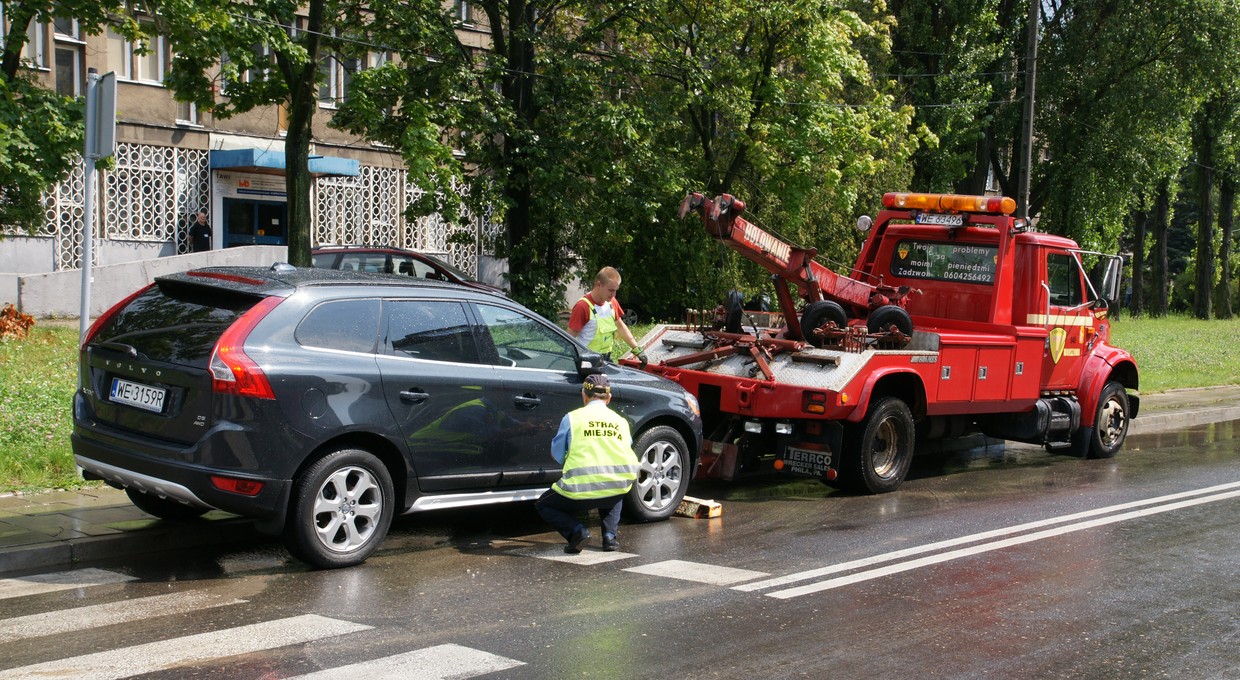 Teraz takie parkowanie to plaga. Kara wynosi nawet 1200 zł
