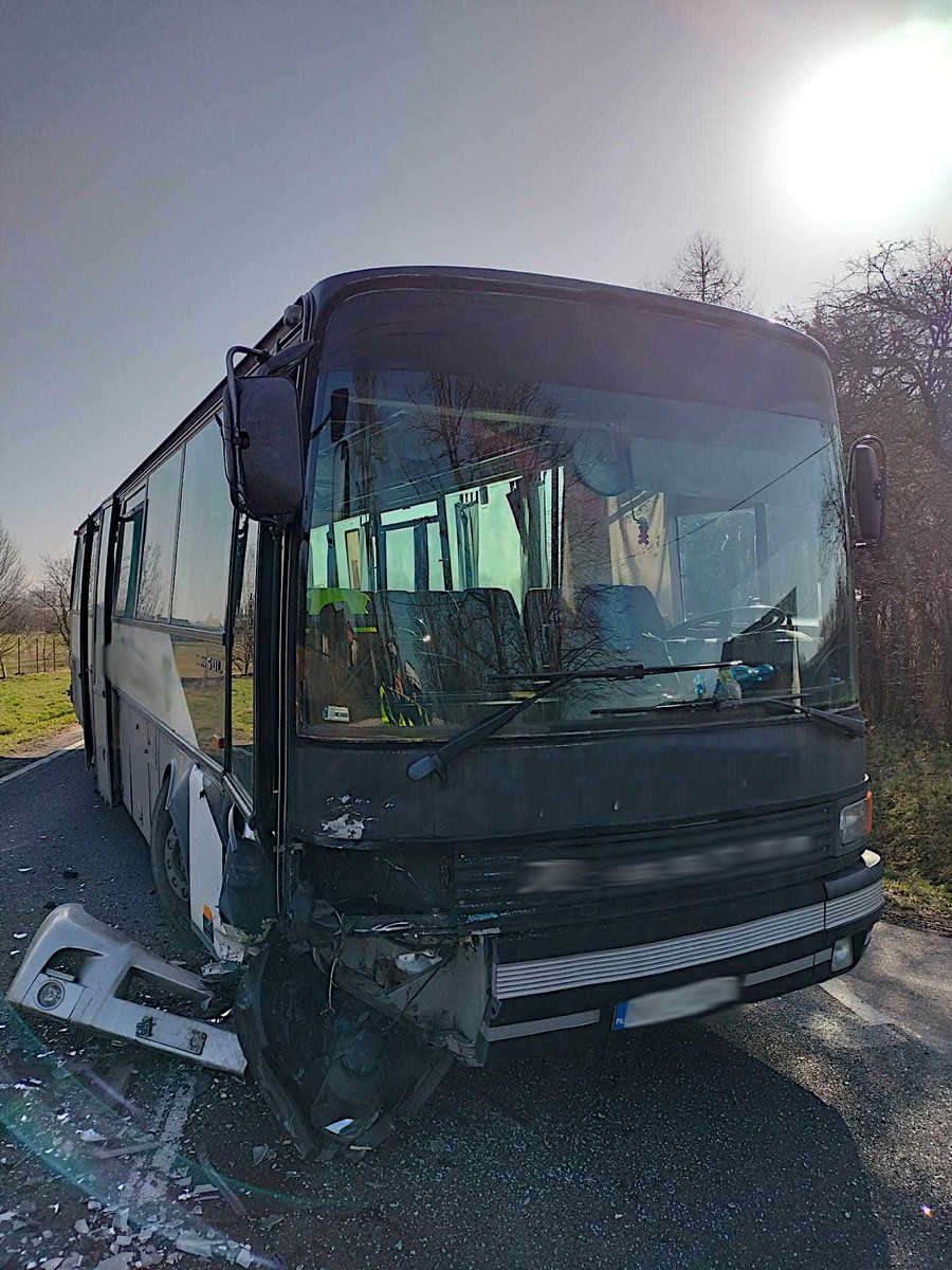 Jechał autobusem i nie ustąpił pierwszeństwa. Jego "ofiarą" padł kierowca Hyundaia