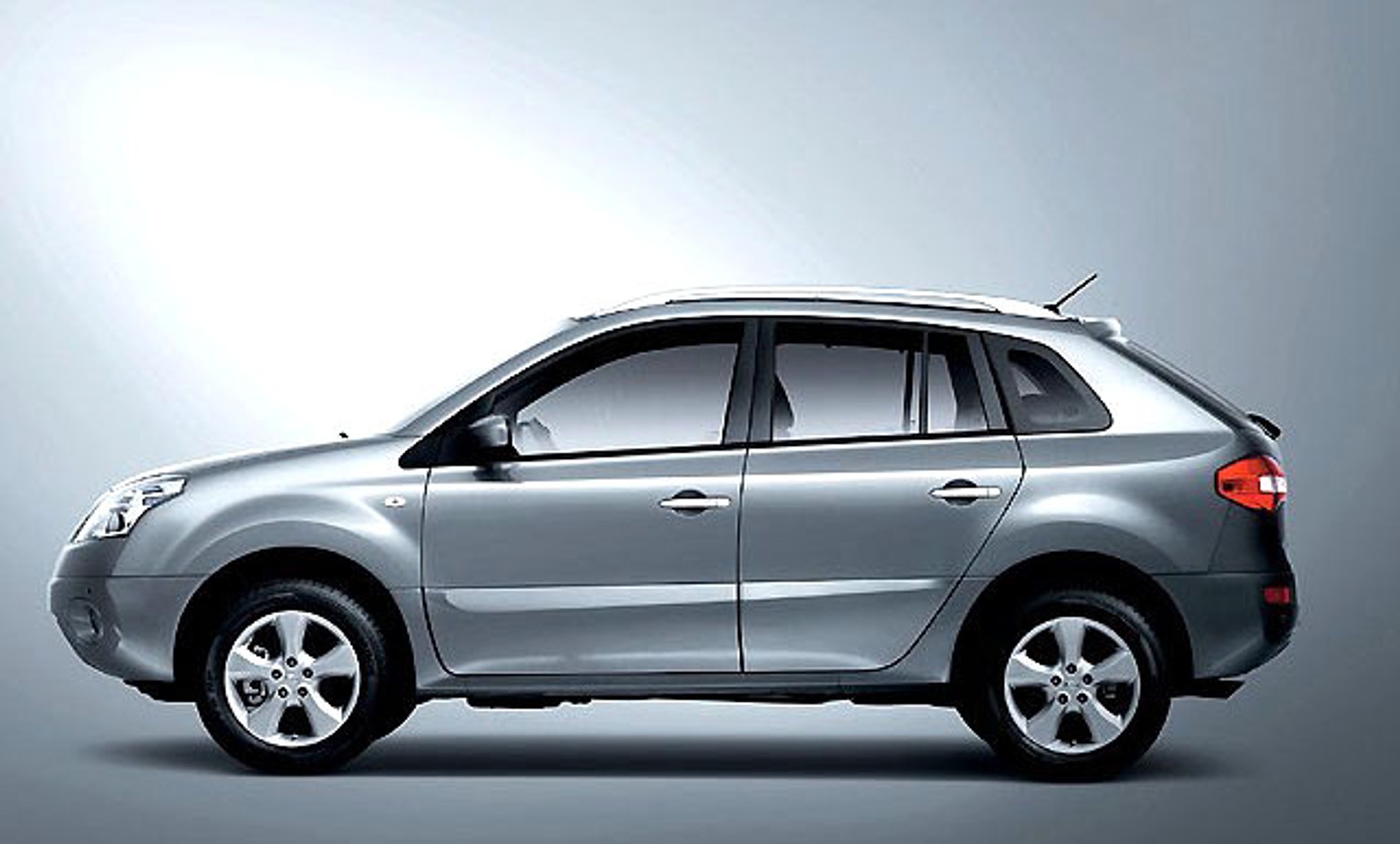 Samsung QM5 wyprzedził Renault Koleos