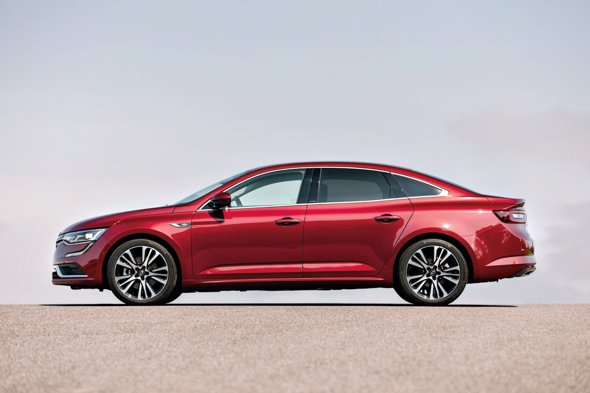 Porównanie: Alfa Romeo Giulia, Peugeot 508 i Renault Talisman