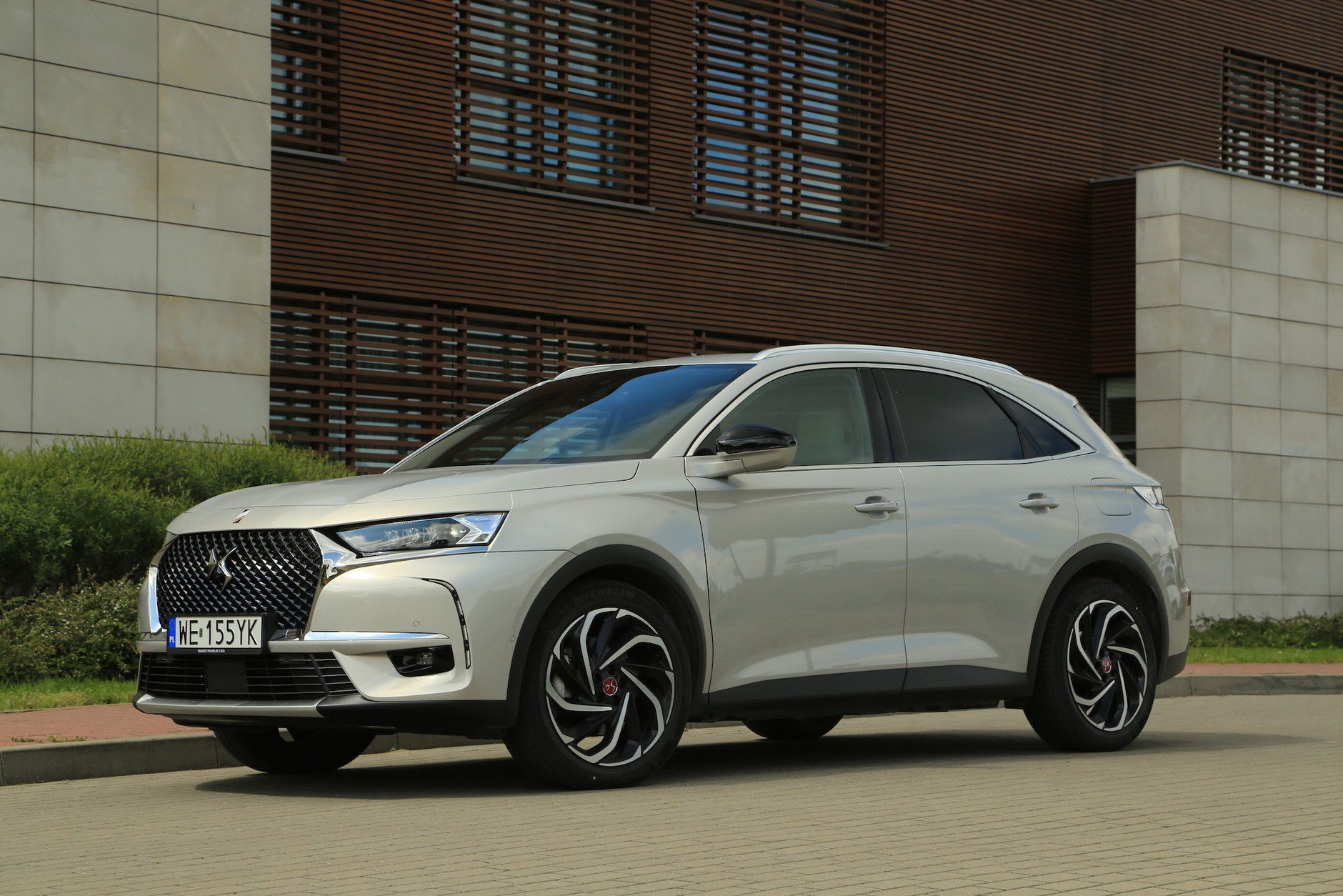 DS 7 Crossback E-Tense 4x4 – hybryda dla indywidualistów