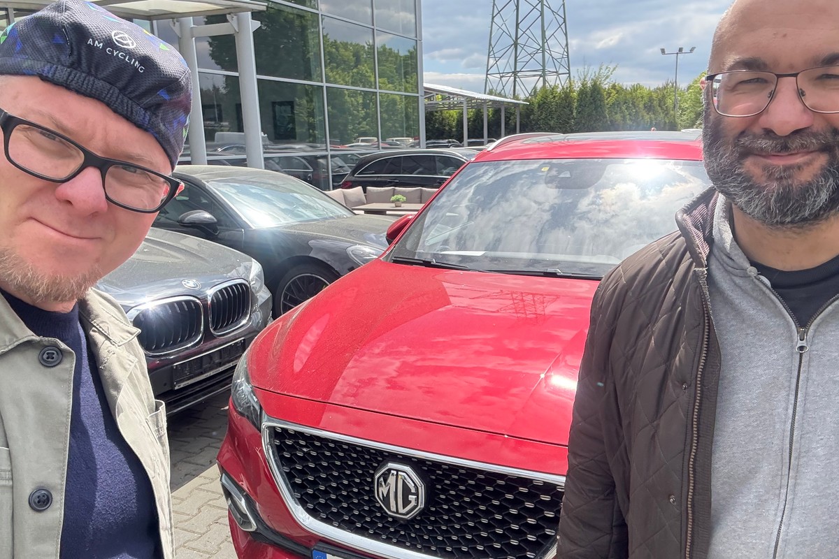 Pojechaliśmy po 3-letniego chińskiego SUV-a za pół ceny nowego. Czy to okazja, której nie wolno przepuścić?