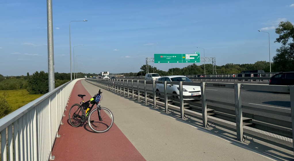 Most Południowy w Warszawie ma ścieżkę rowerową