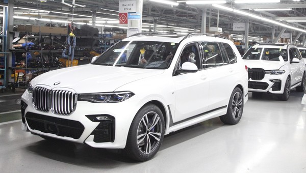 BMW zostawia Rosję. Wstrzymuje eksport i tamtejszą produkcję 