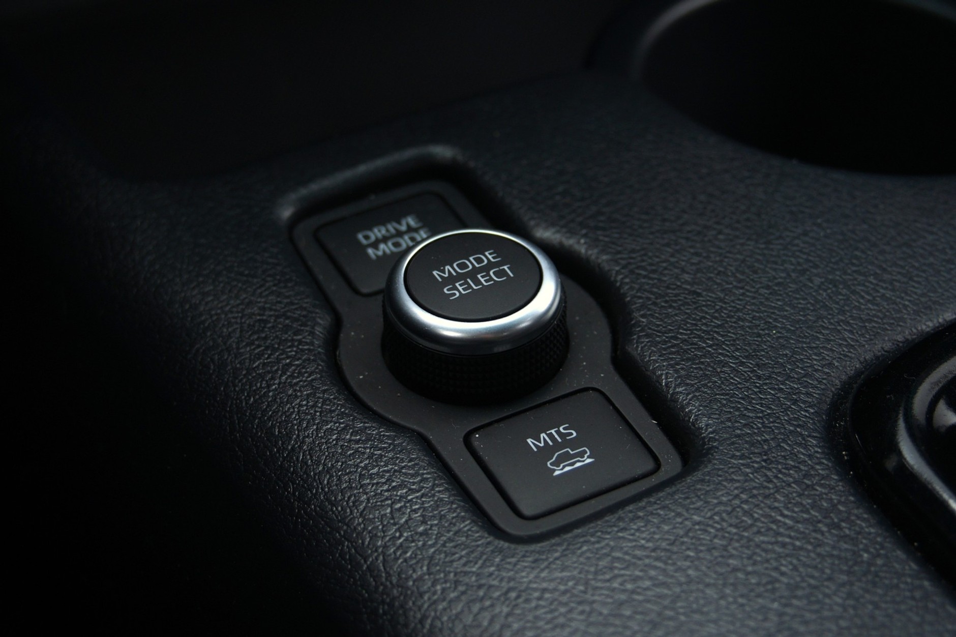 Toyota Hilux 2.8 D-4D MHEV Invincible