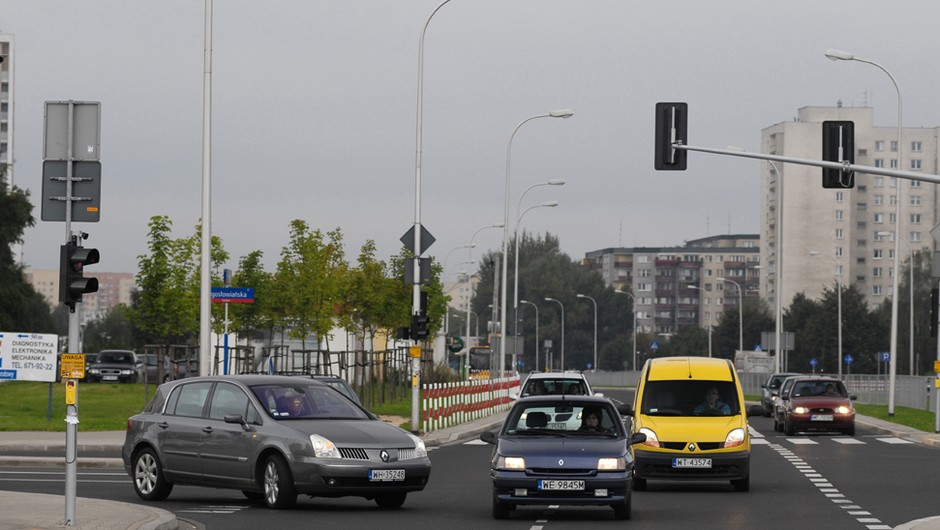 Skrzyżowania z ustalonym pierwszeństwem - czyli krzyżówkowe łamigłówki