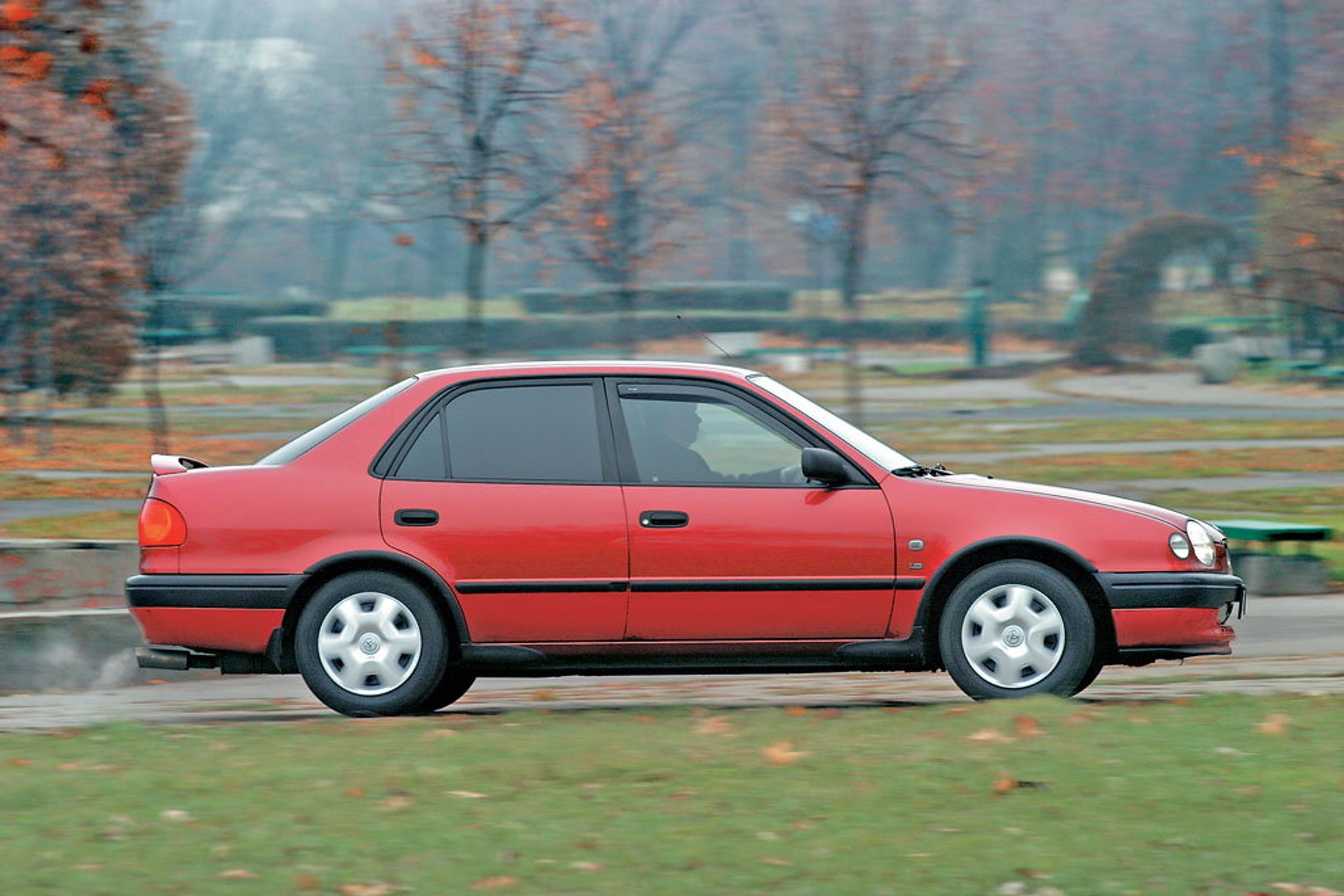 Toyota Corolla VIII - lata produkcji 1997-2001, cena od 5500 zł