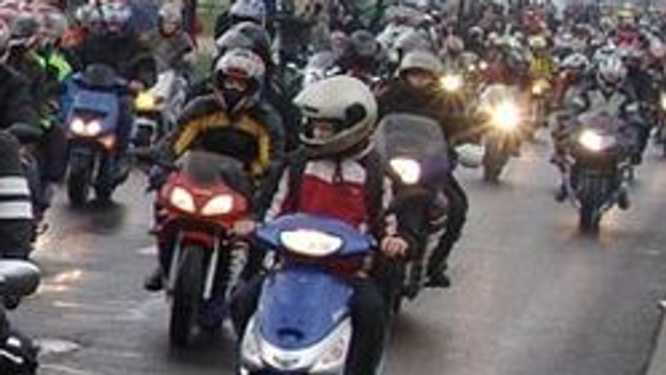 Blokada A4 z Krakowa do Katowic - 13.08 od godz. 18.00 (wideo)