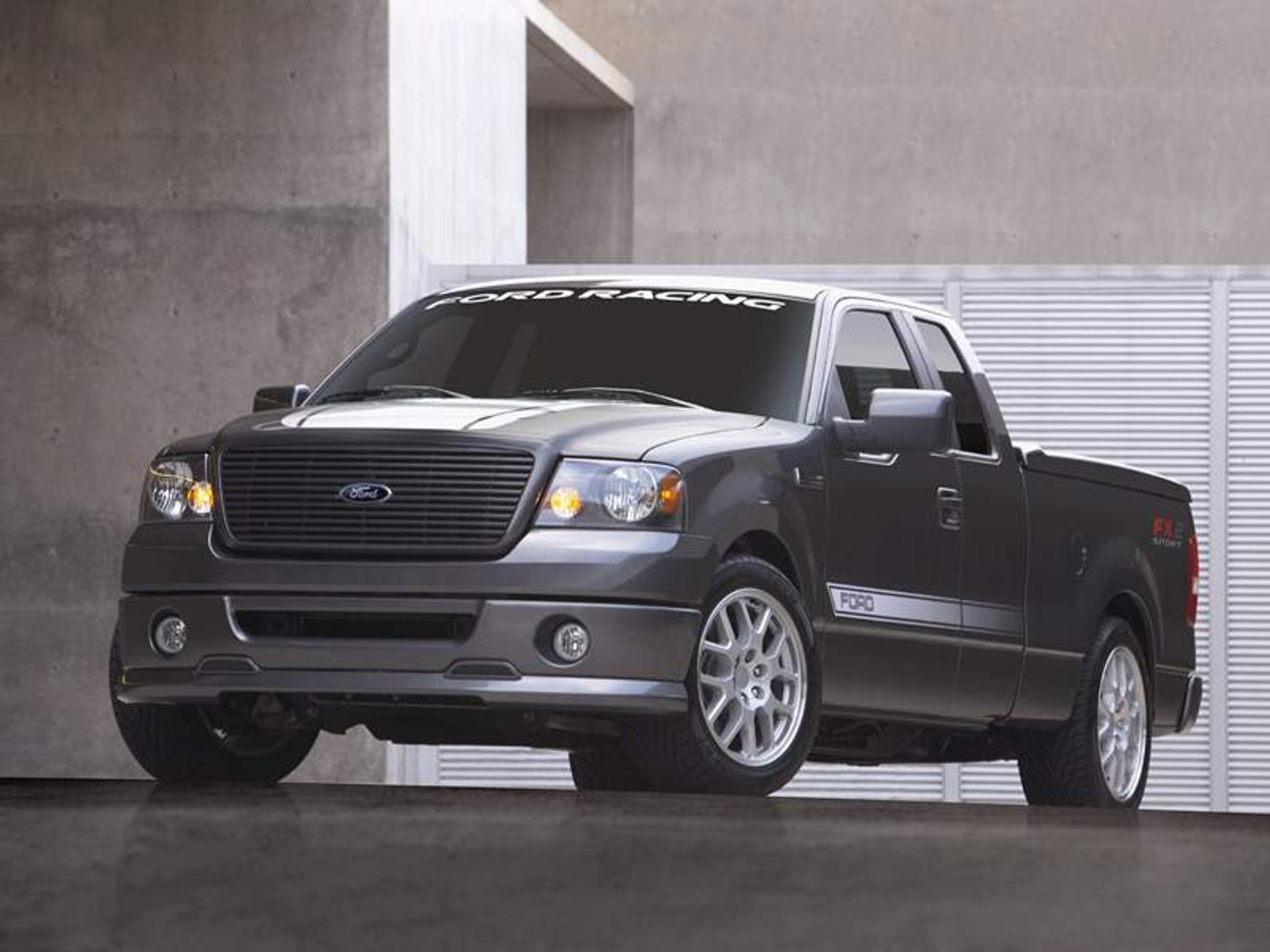 Ford potrafi sprzedać pickupa