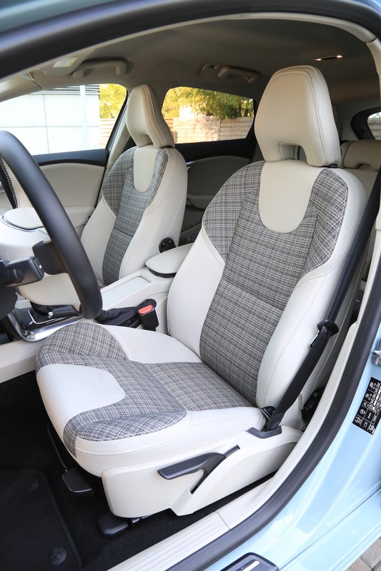 Volvo V40 T4