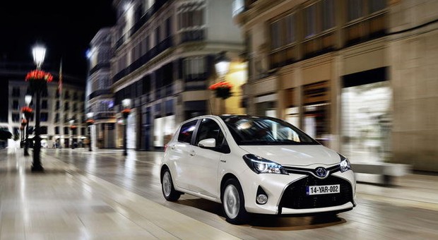 Toyota Yaris wzywana do serwisu