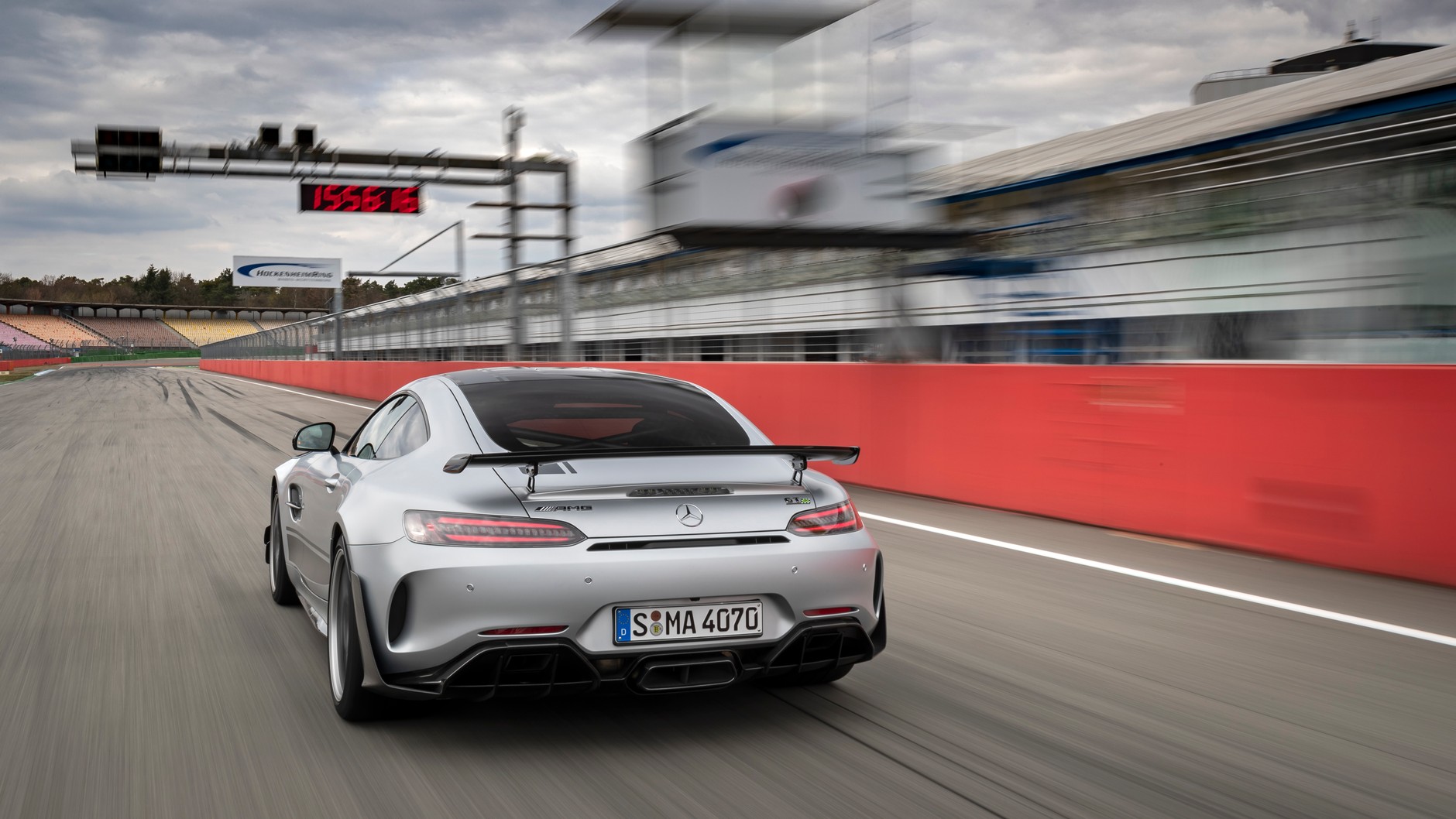 Mercedes-AMG GT R PRO