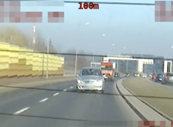 Przekroczenie prędkości skończyło się eskortą na porodówkę [Nagranie]