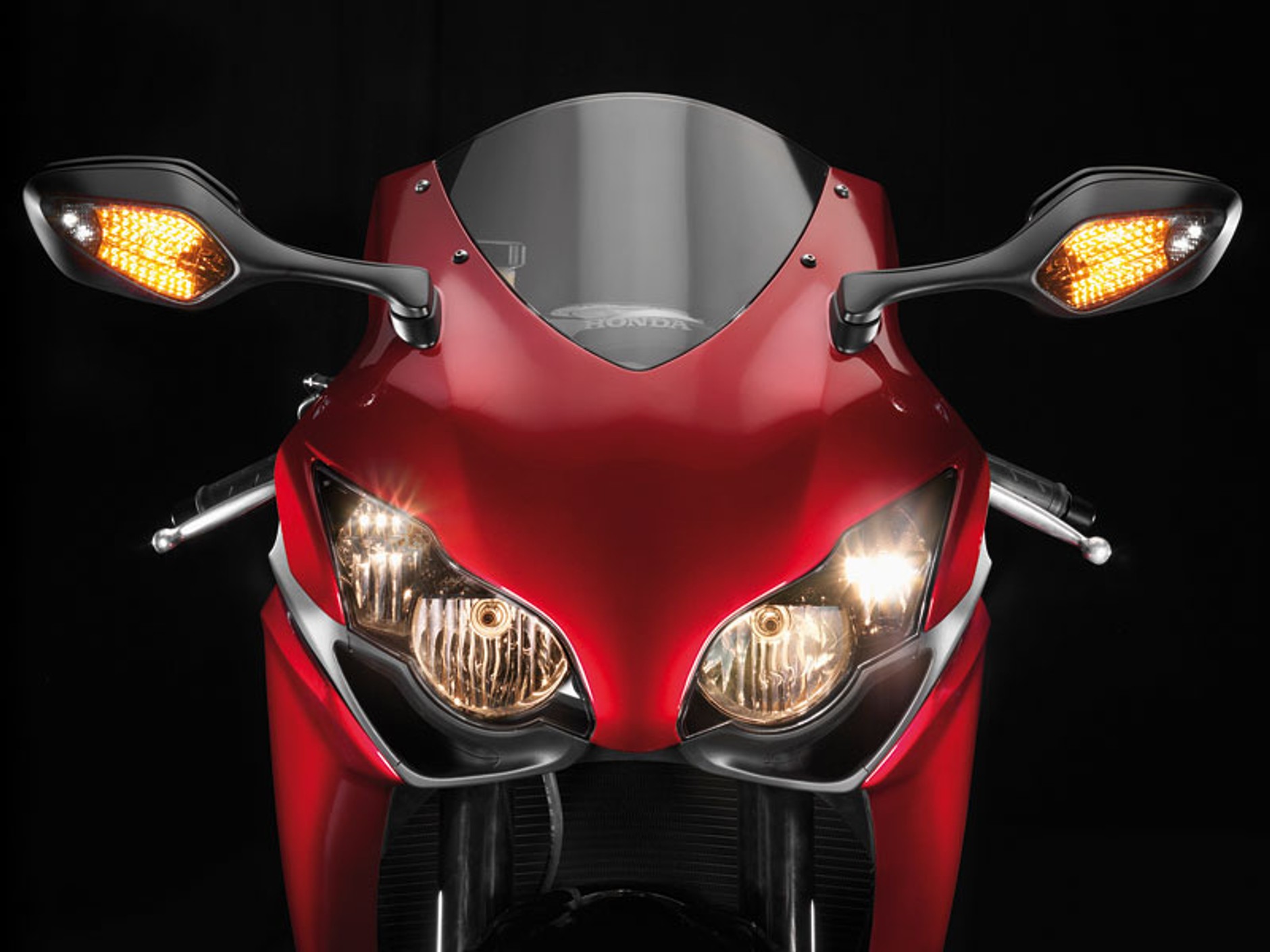 Honda CBR 1000 RR Fireblade 2008: naostrzona żyletka (prezentacja)