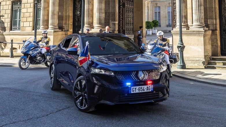Renault Rafale zostało nową limuzyną prezydencką Emmanuela Macrona
