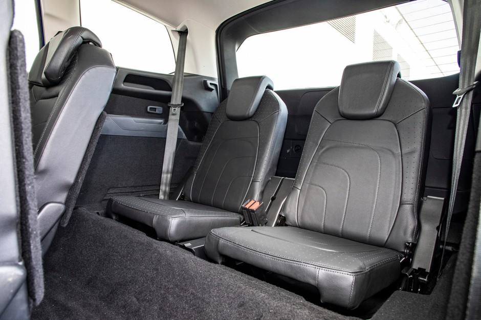9. Citroen Grand C4 SpaceTourer – cena od 92 340 zł. Trzeci rząd siedzeń bez dopłaty.