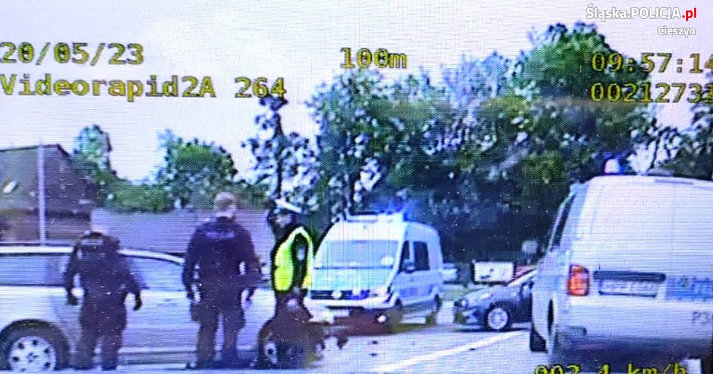 Volvo nie zatrzymało się do kontroli. Policjanci musieli ruszyć w pościg